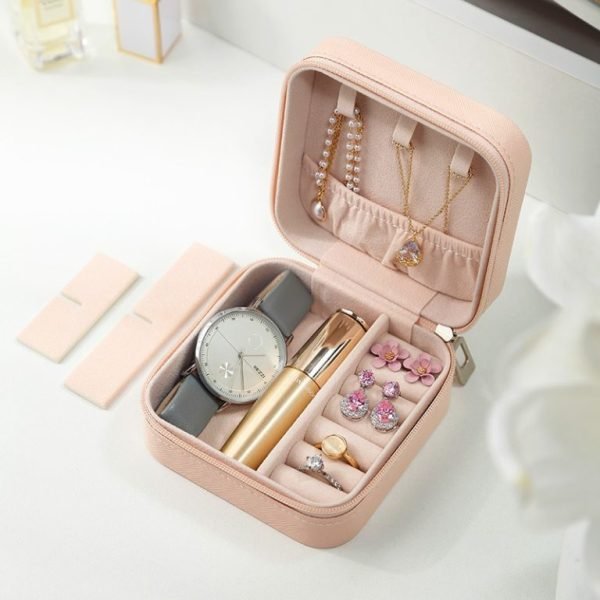Compact Travel Leather Jewelry Box – Zippered Organizer for Rings, Earrings, Necklaces & Accessories (Random Color)