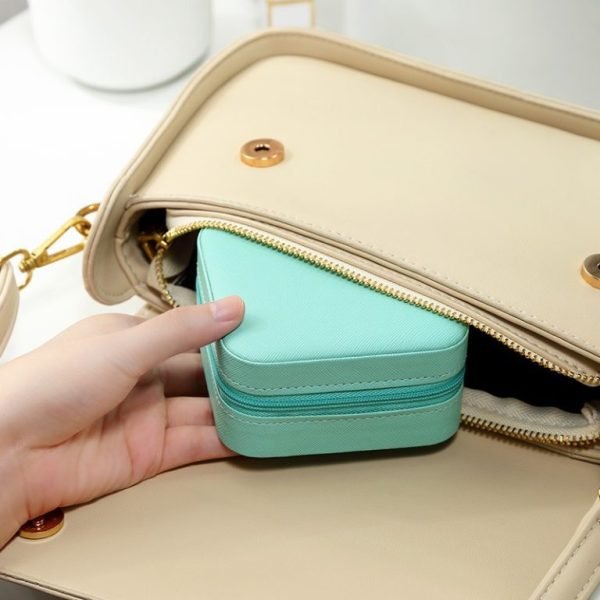 Compact Travel Leather Jewelry Box – Zippered Organizer for Rings, Earrings, Necklaces & Accessories (Random Color)